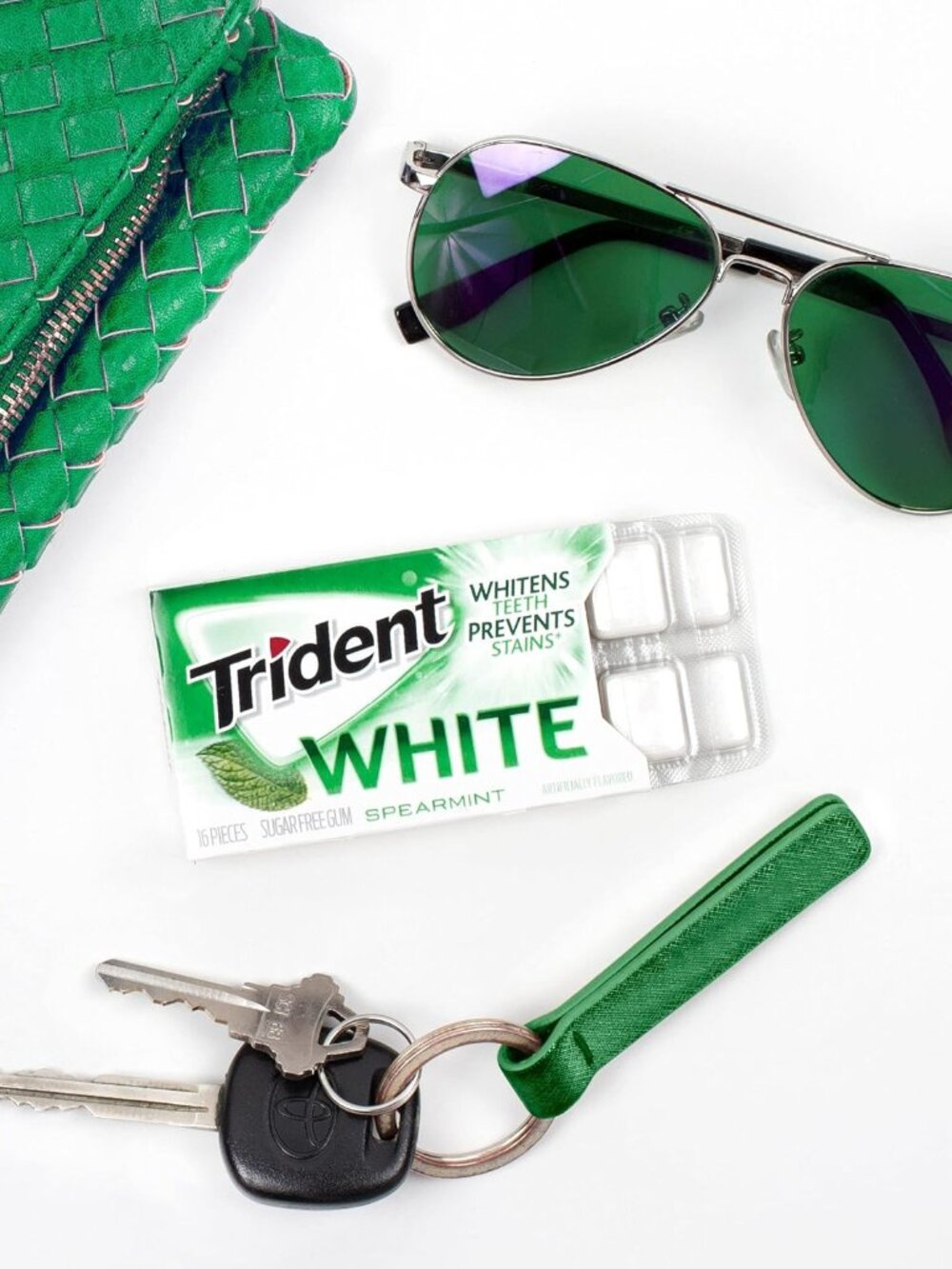 White Spearmint Sugar-Free Chewing Gum, 9 Pack of 16 Pieces 144 Total Pieces - Picture 9 of 16